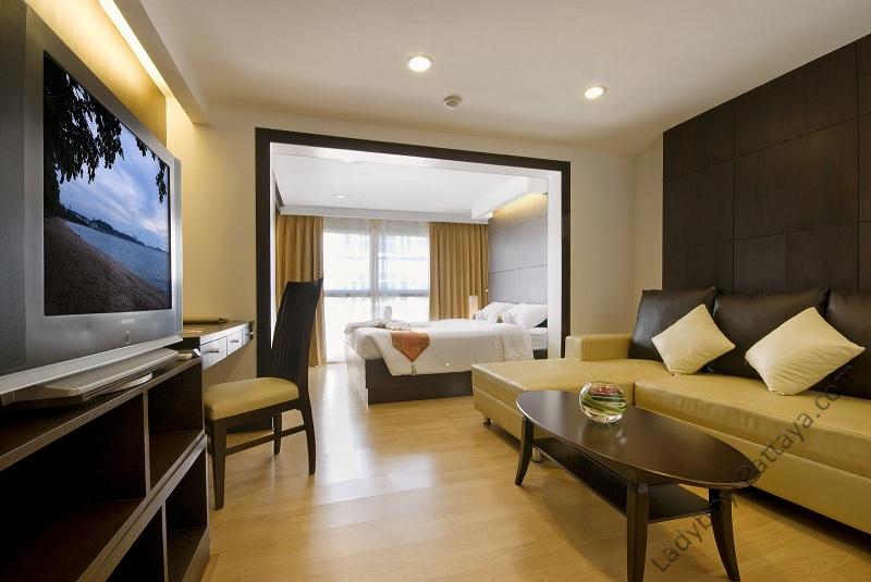 Attached Image: deluxe__room.jpg