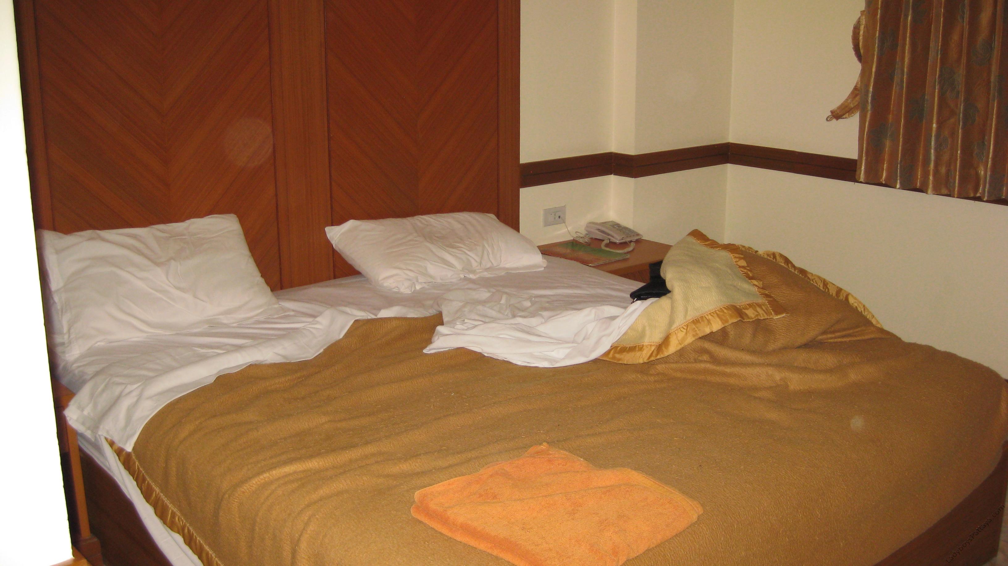 Attached Image: May 2011 Thai 003.JPG