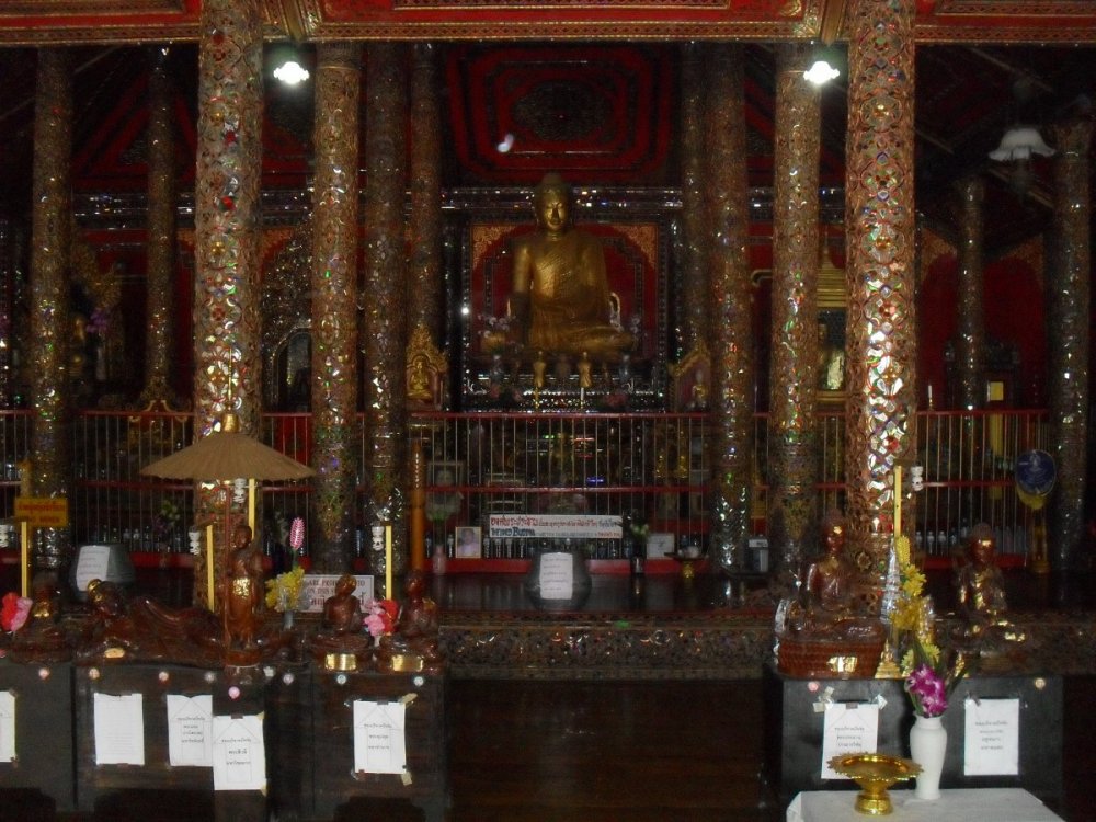 Inside Lampang Temple.jpg